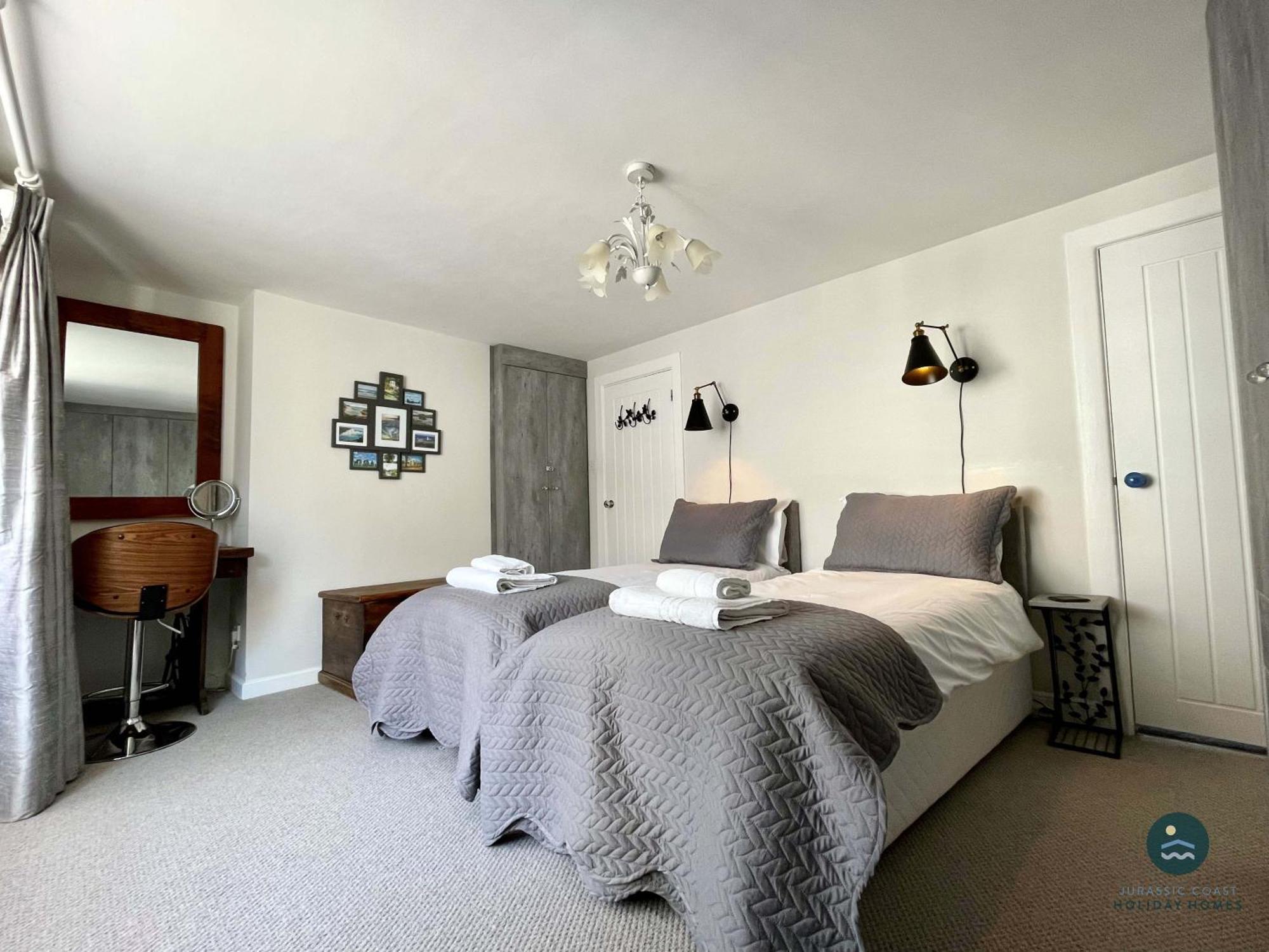 Cobb Cottage - Harbourside Permit Parking Weymouth Esterno foto
